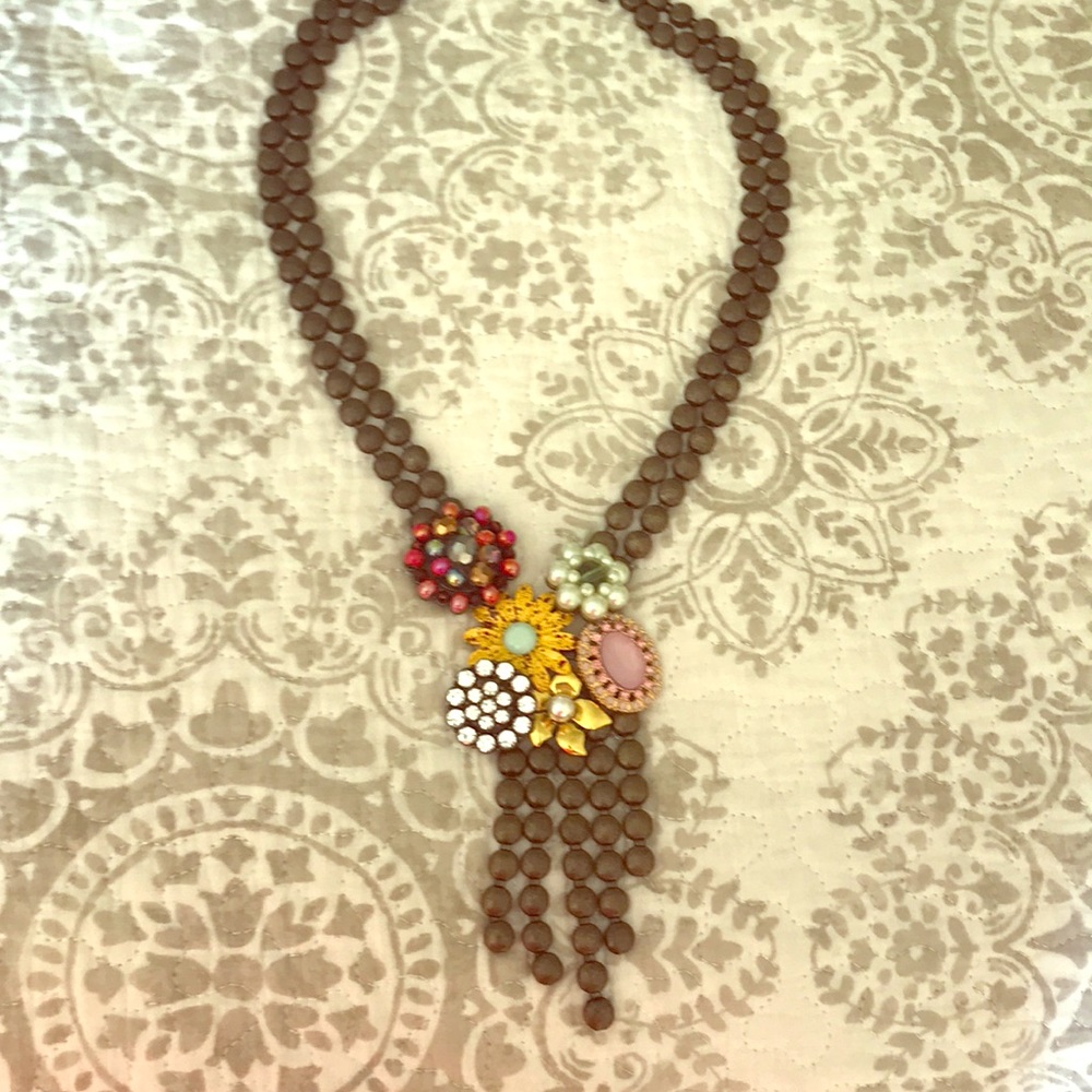 Plunder statement necklace. NEW